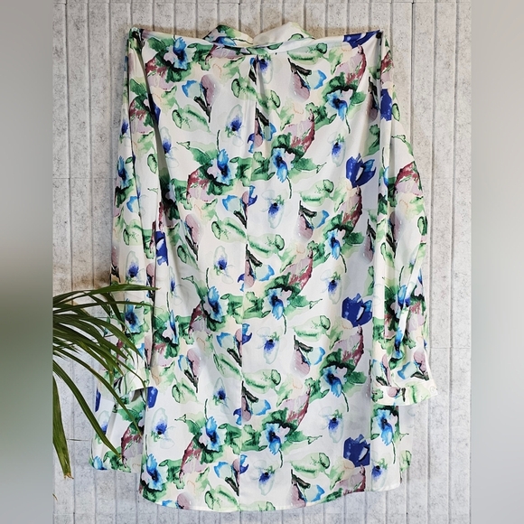 Lena Gabrielle Watercolor Floral Blouse Extra Large - Picture 2 of 2